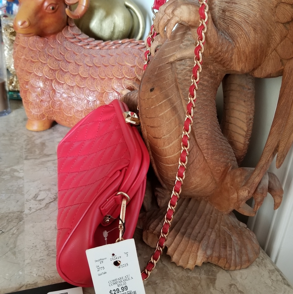 Red Purse - Picture 2 of 6